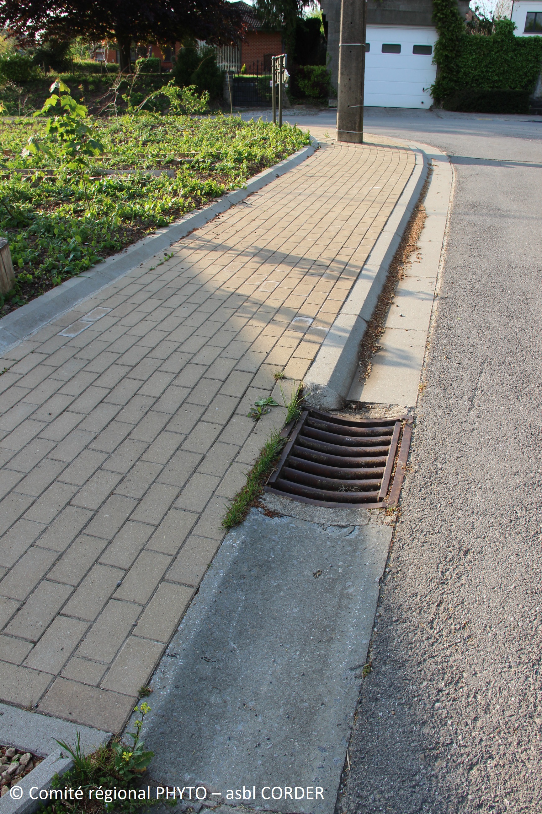 TRNC : trottoir relié aux égouts