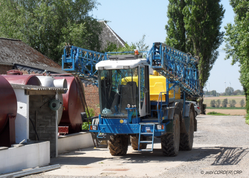 pulvérisateur sur une aire étanche